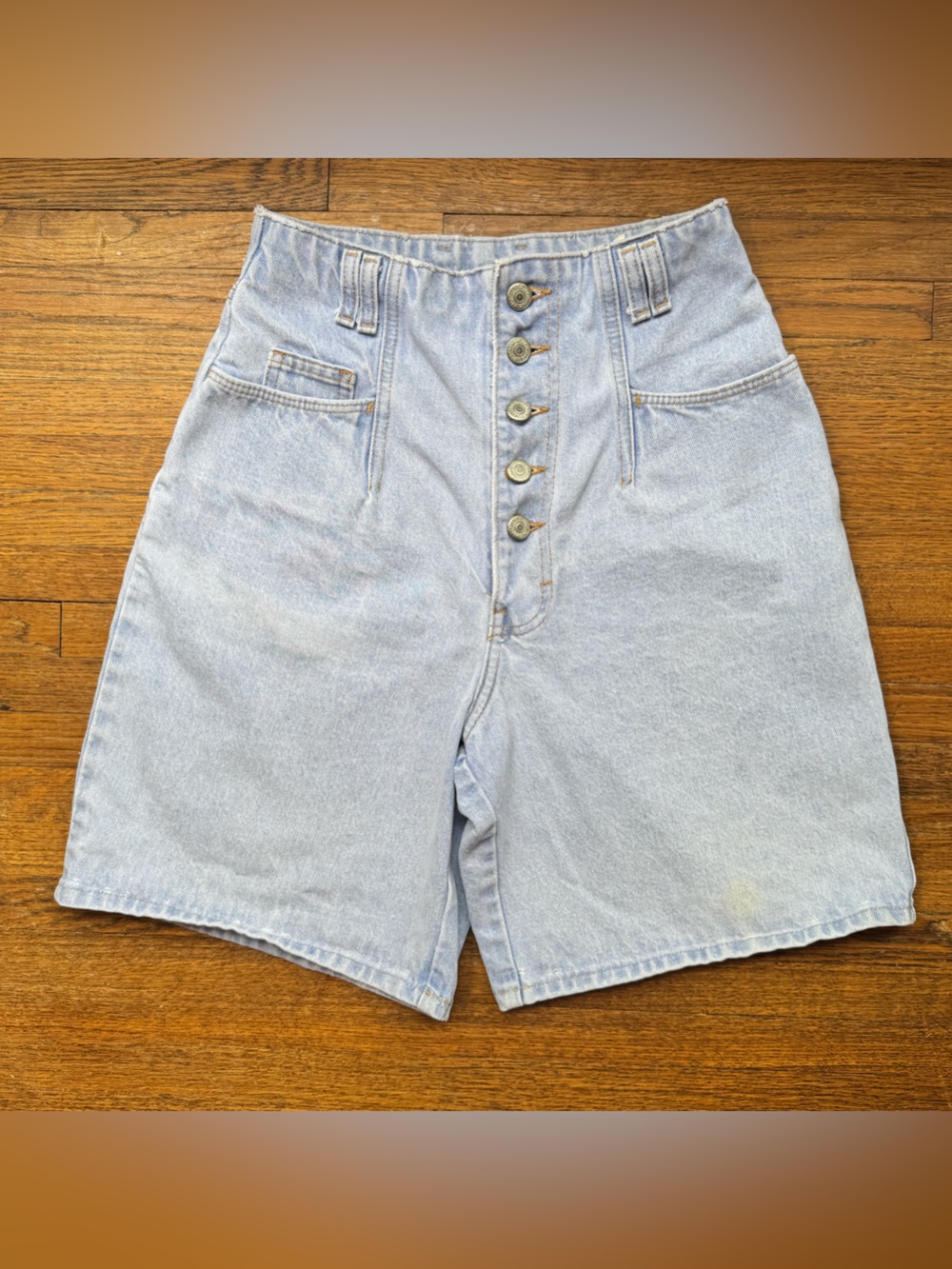 Jordache 90s High-Waisted Denim Shorts – Size 9 (See Measurements) made in USA